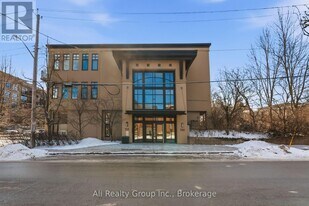 300 Powell Ave in Ottawa, ON - Building Photo