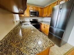 94 Charles River Rd in Waltham, MA - Building Photo - Building Photo