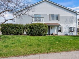 6S018 Steeple Run Dr in Naperville, IL - Building Photo