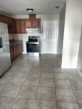 1022 N 4th Ave in Edinburg, TX - Building Photo - Building Photo