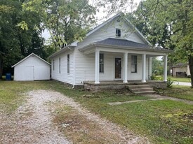 1404 N Walnut St in Olney, IL - Building Photo