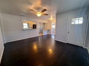 10433 Cayuga Dr in Dallas, TX - Building Photo - Building Photo