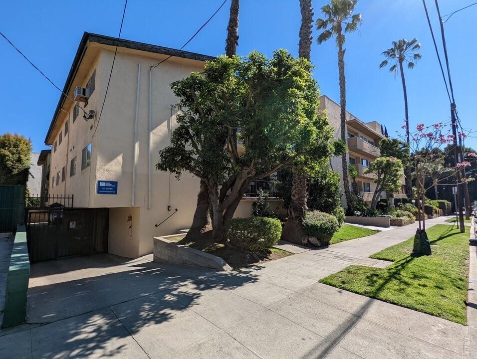 1338 N Gardner St in Los Angeles, CA - Building Photo
