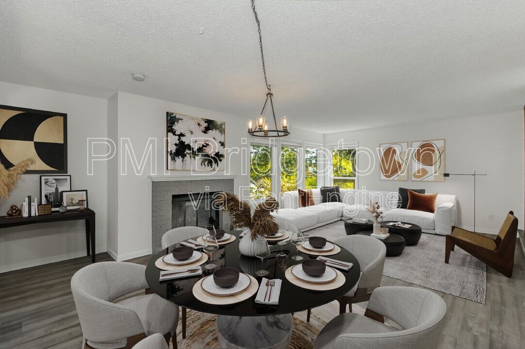 303 Cervantes Cir in Lake Oswego, OR - Building Photo