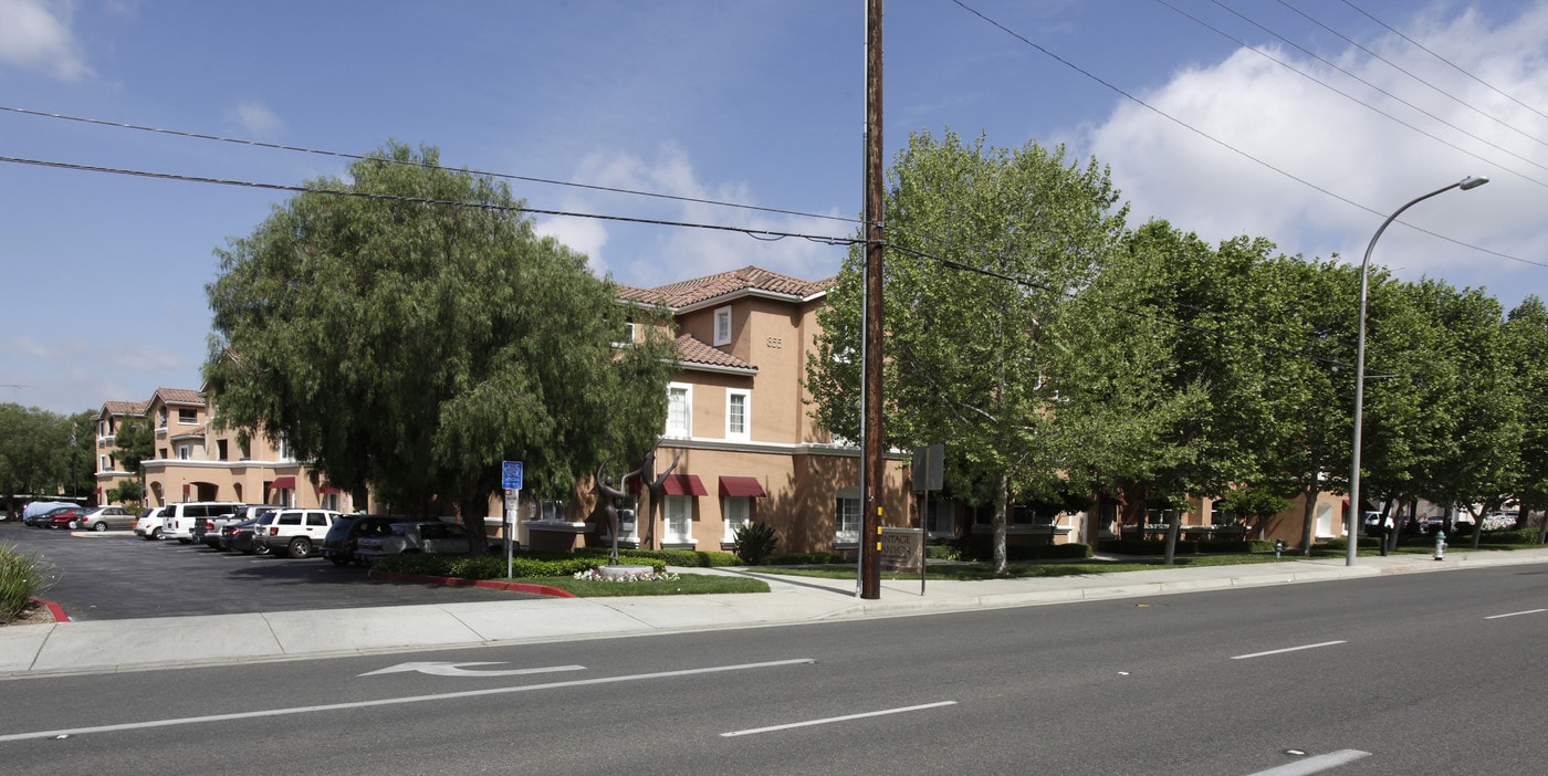Vintage Canyon Senior Apartments in Brea, CA - Foto de edificio