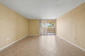 4200 N Miller Rd in Scottsdale, AZ - Foto de edificio - Building Photo