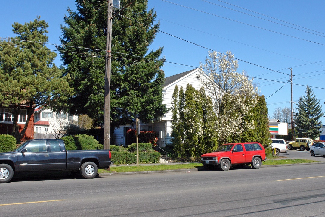 6123 Lombard St in Portland, OR - Foto de edificio