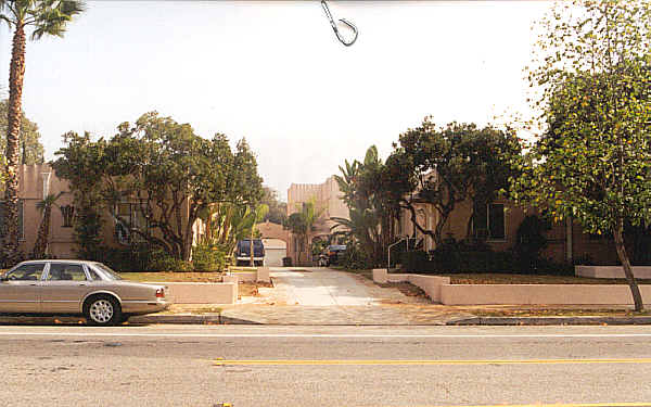 744 N Marengo Ave in Pasadena, CA - Building Photo