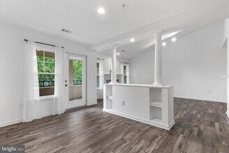 12004 Taliesin Pl in Reston, VA - Building Photo - Building Photo