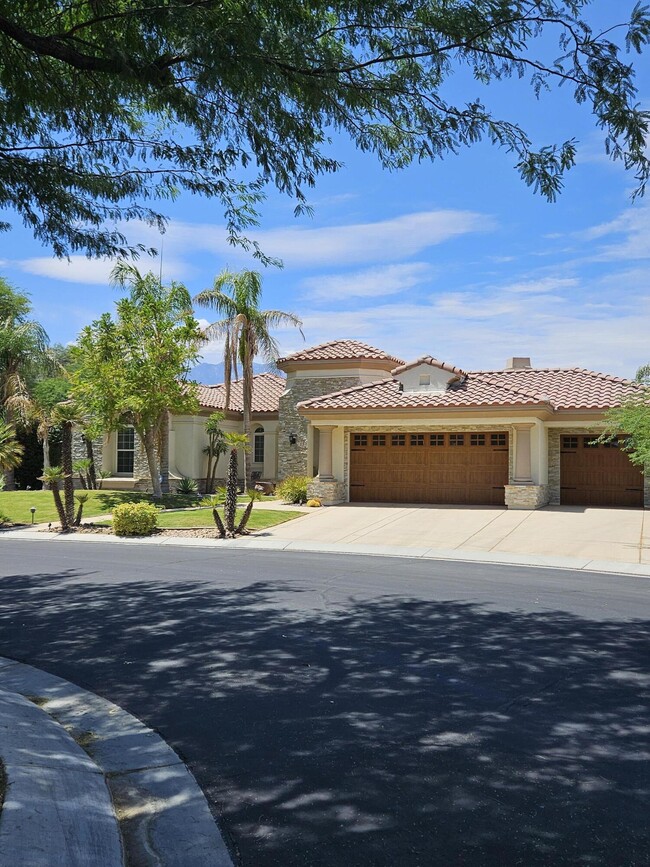 15 Vía Verde in Rancho Mirage, CA - Foto de edificio - Building Photo