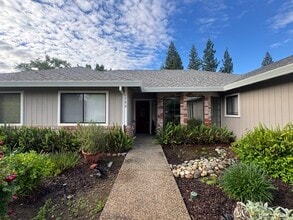 108 Buck Cir in Folsom, CA - Building Photo - Building Photo