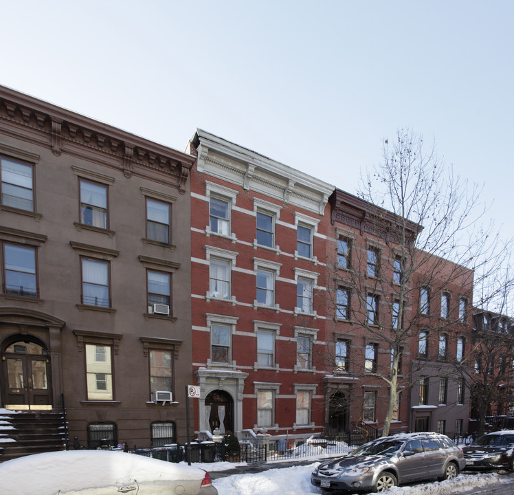106 Kent St in Brooklyn, NY - Foto de edificio