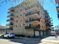 7428 Washington St, Unit 202