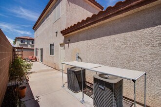 5211 Monterey Park Cir in Las Vegas, NV - Building Photo - Building Photo