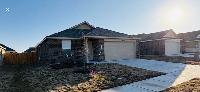 1029 Cortijo Way in Haslet, TX - Foto de edificio - Building Photo