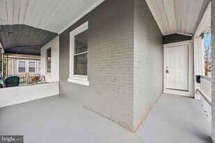 105 Nyack Ave in Lansdowne, PA - Building Photo