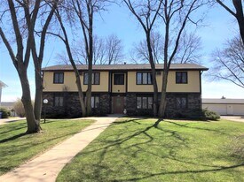 2367 Chalet Gardens Rd, Unit 3 in Fitchburg, WI - Building Photo