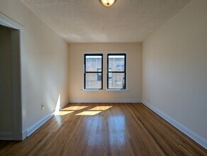 2653 N Spaulding Ave in Chicago, IL - Foto de edificio - Building Photo