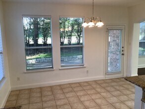 1715 Ash Ln in Corinth, TX - Foto de edificio - Building Photo