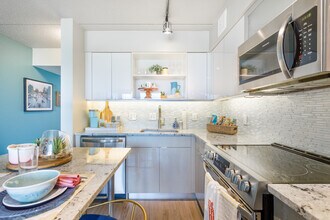 City Club Apartments Lafayette Park in Detroit, MI - Building Photo - Interior Photo