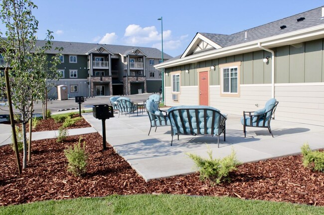 Riverstone Place Apartments in Coeur d'Alene, ID - Building Photo - Building Photo