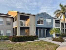 177 Santa Clara Dr in Naples, FL - Building Photo