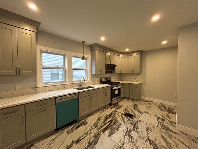 property at 52 Flynt St