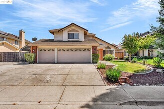 4820 Ridgeview Dr in Antioch, CA - Building Photo - Building Photo