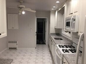 114 Lake St in Arlington, MA - Building Photo - Building Photo