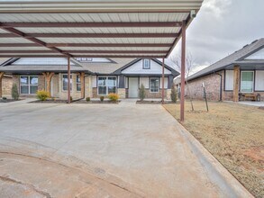 5816 Goldfinger Rd-Unit -Unit B - The Turner in Oklahoma City, OK - Building Photo - Building Photo