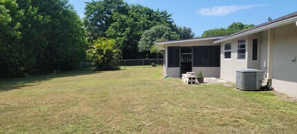 1502 SE Hearne Ct in Port St. Lucie, FL - Building Photo - Building Photo