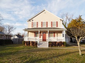 424 Lee St in Hampton, VA - Building Photo