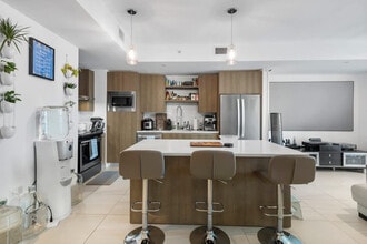 340 SE 3rd St in Miami, FL - Building Photo - Building Photo