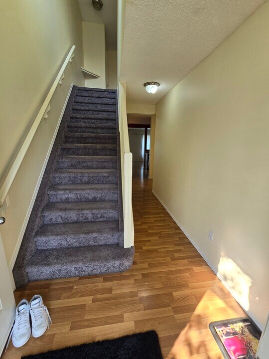 14603 Miller Blvd NW in Edmonton, AB - Building Photo