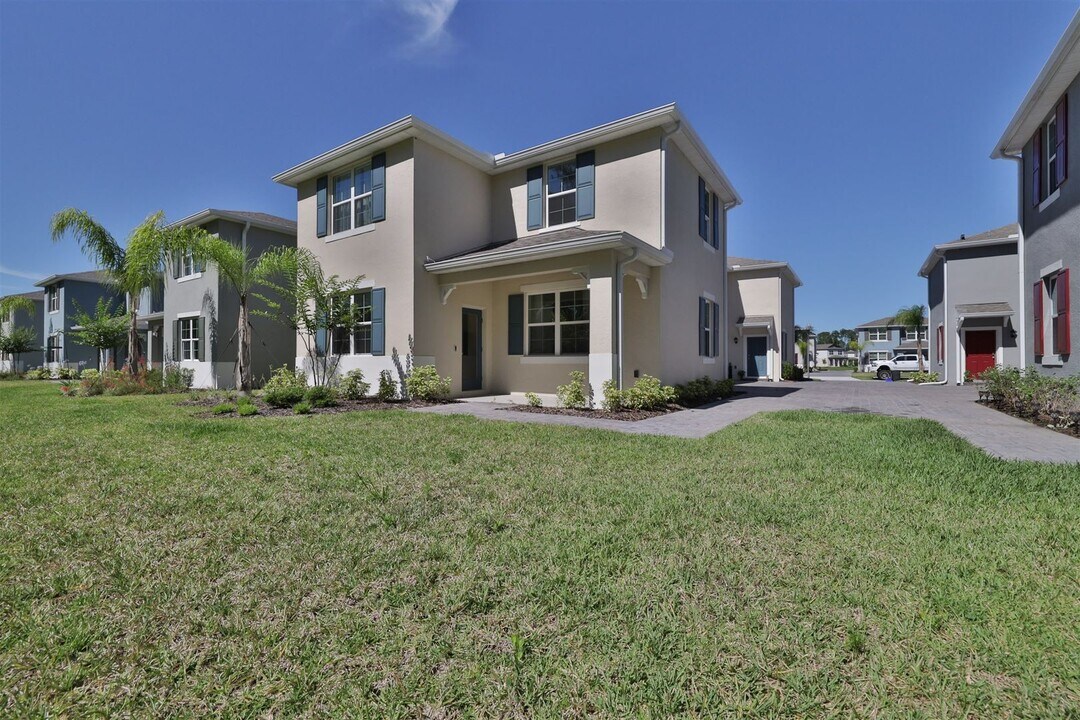 3056 Meleto Blvd in New Smyrna Beach, FL - Building Photo