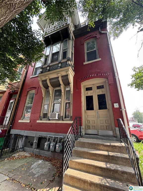 property at 1036 Linden St