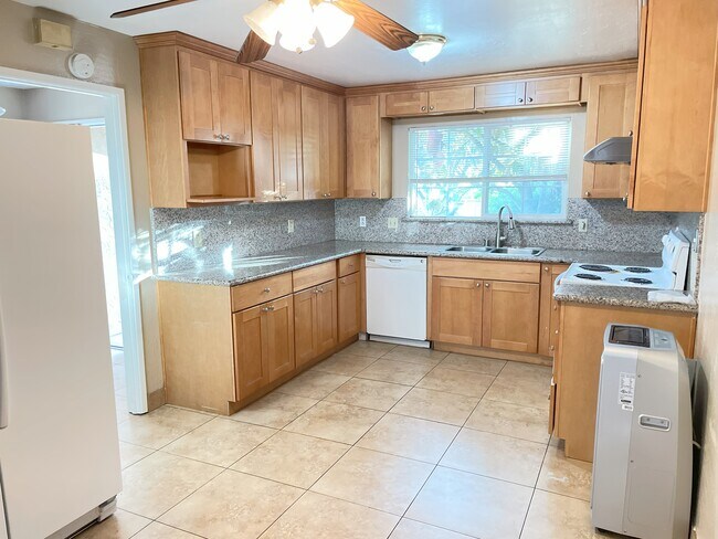 43120 Starr St in Fremont, CA - Building Photo - Building Photo
