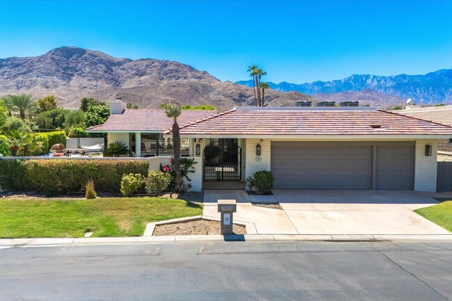 1 Creekside Dr in Rancho Mirage, CA - Foto de edificio - Building Photo