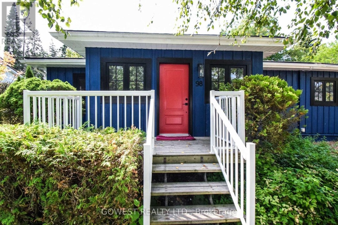 98 Delater St in Niagara-On-The-Lake, ON - Building Photo