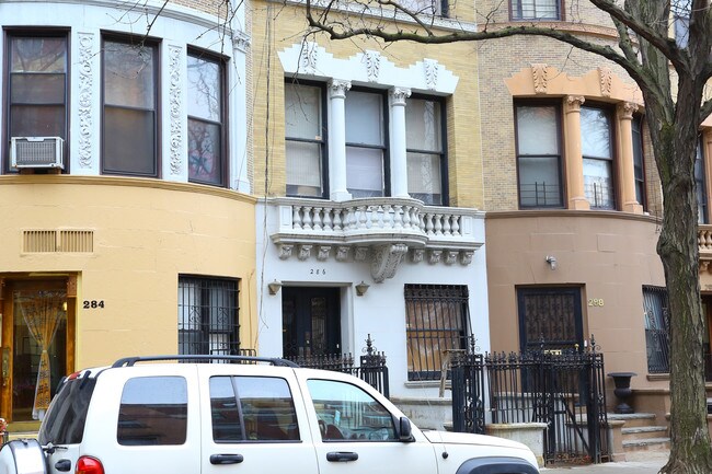 286 W 137th St in New York, NY - Foto de edificio - Building Photo