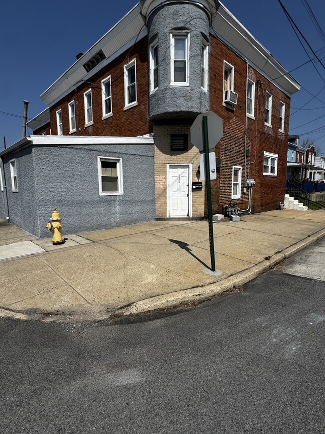 3326 W 3rd St, Unit 1