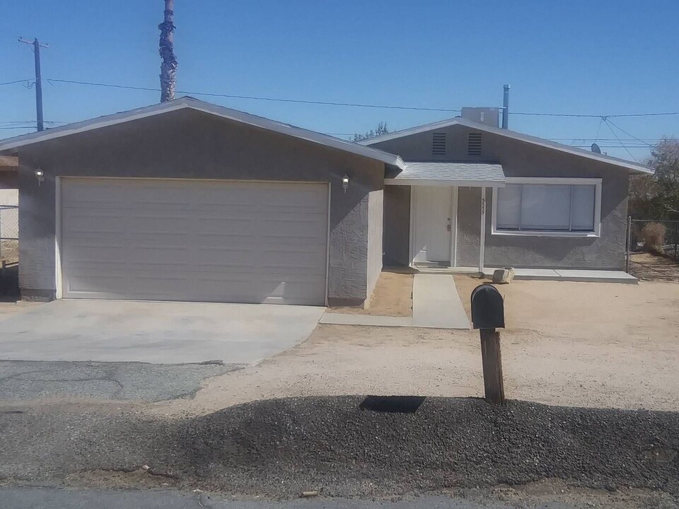 5555 Daisy Ave in Twentynine Palms, CA - Building Photo