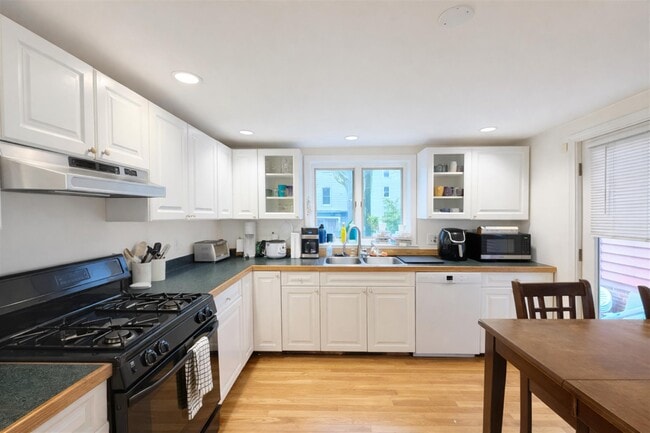 20 Watson St, Unit 1 in Cambridge, MA - Foto de edificio - Building Photo