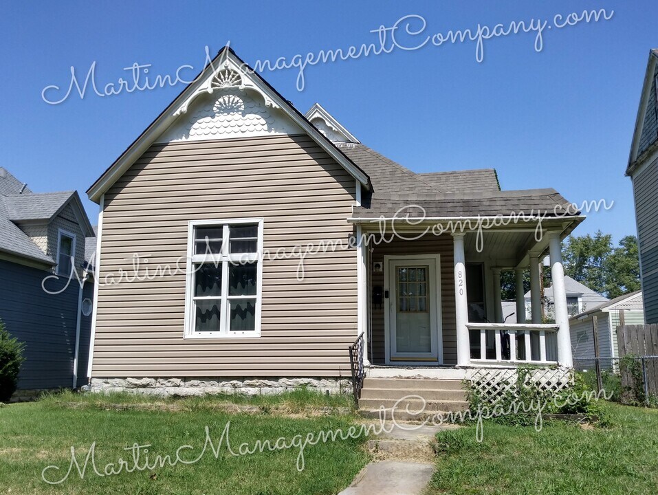 820 W 7th St in Sedalia, MO - Building Photo