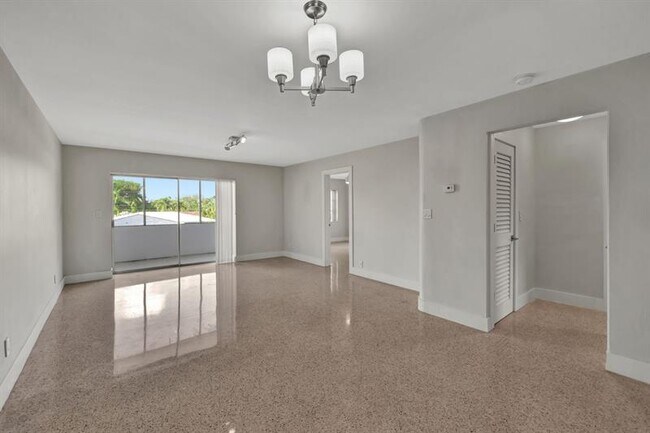 2190 NE 51st Ct in Fort Lauderdale, FL - Building Photo - Building Photo