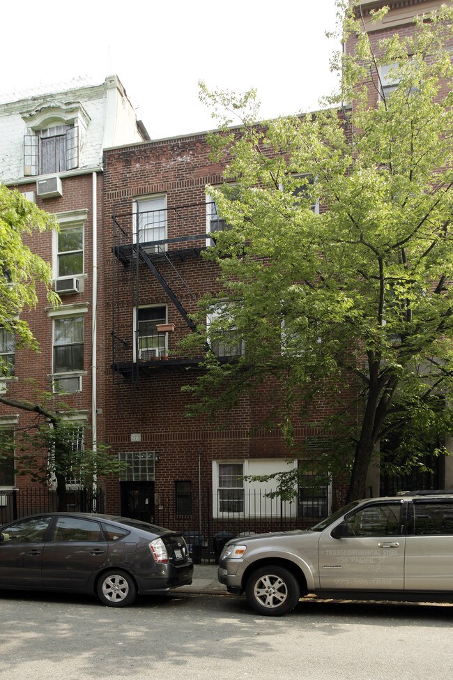 273 E Seventh St in New York, NY - Building Photo - Building Photo