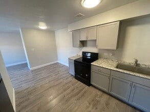 517 S Milwaukee Ave in Wheeling, IL - Building Photo - Building Photo