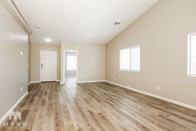 3412 W Fraktur Rd in Phoenix, AZ - Building Photo - Building Photo