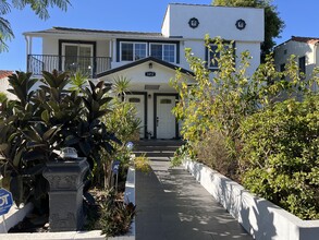 1457 S Holt Ave in Los Angeles, CA - Building Photo - Building Photo