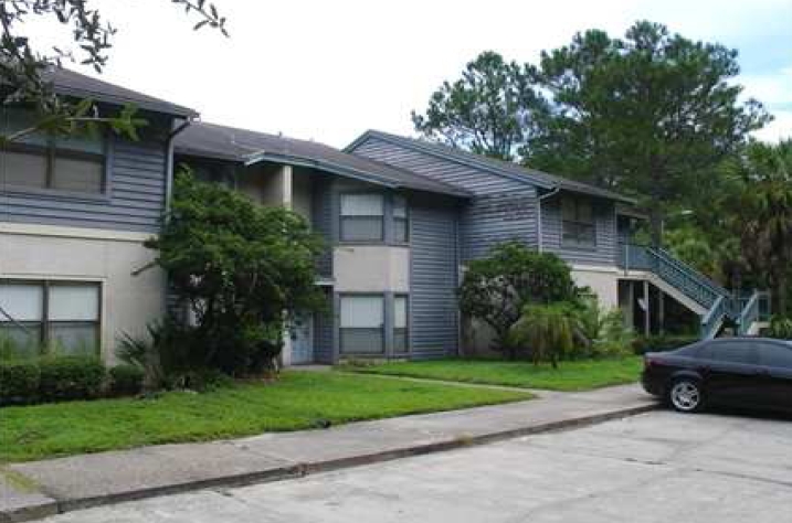 Lake Valentine in Jacksonville, FL - Foto de edificio